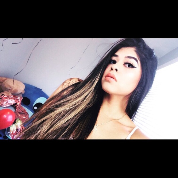 Meet your Posher, Lucero - Picture 1 of 1